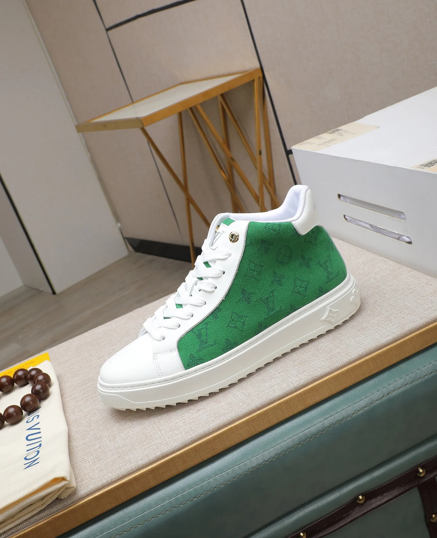 Men's shoes 💰580 📛📛【LOUIS VUITTON】Louis Vuitton official website synchronized new products 👟Milan fashion catwalk style 🇰🇾🇰🇾LV family logo, celebrity style, a must-have for fashionistas ⚠️First-layer calfskin ➕Genuine leather lining ➕Official website original version special outsole 👞Number 38-44